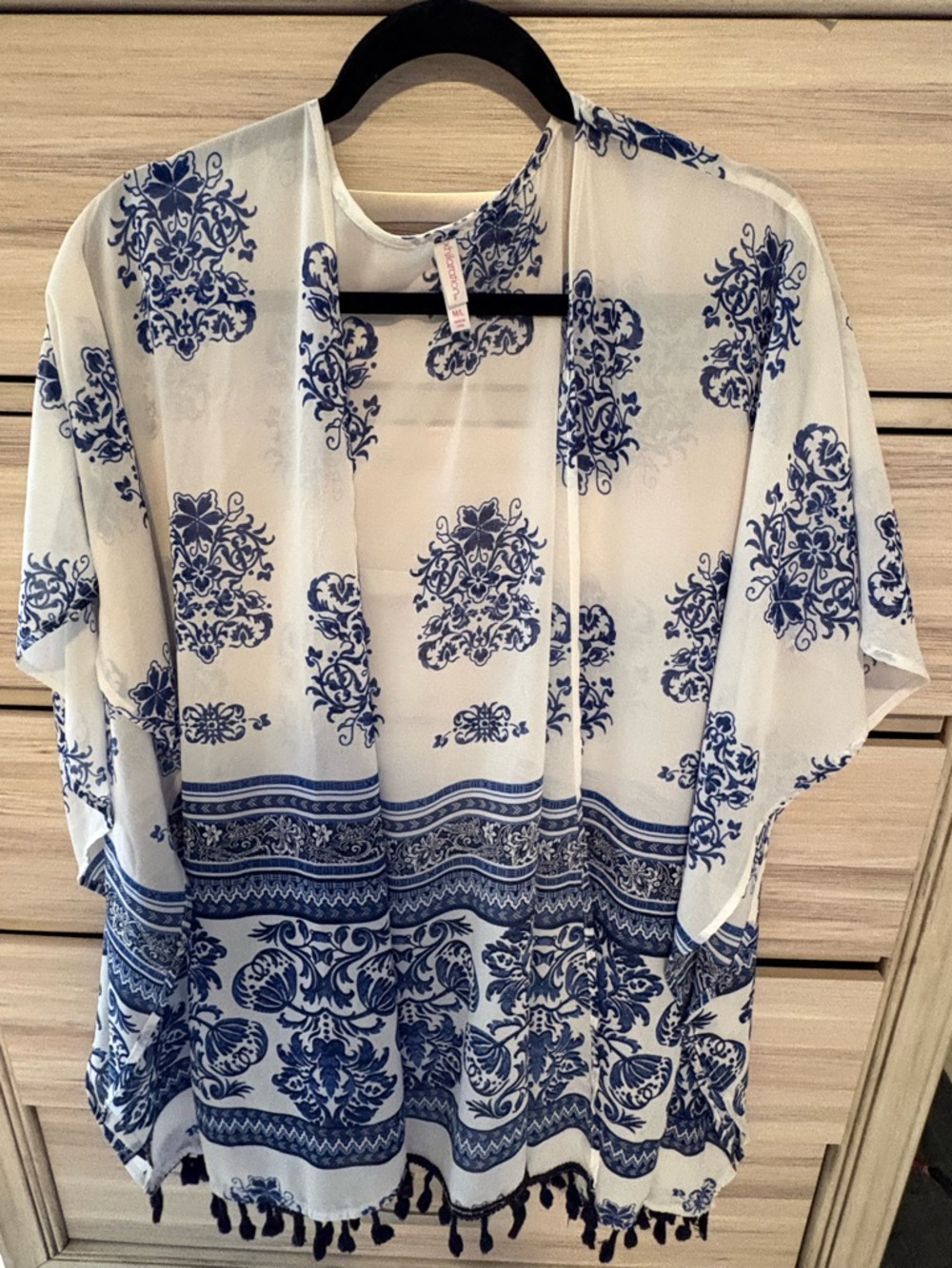 Xhilaration White and Navy Floral Kimono